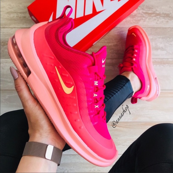 Nike Shoes - NWT Nike air Max